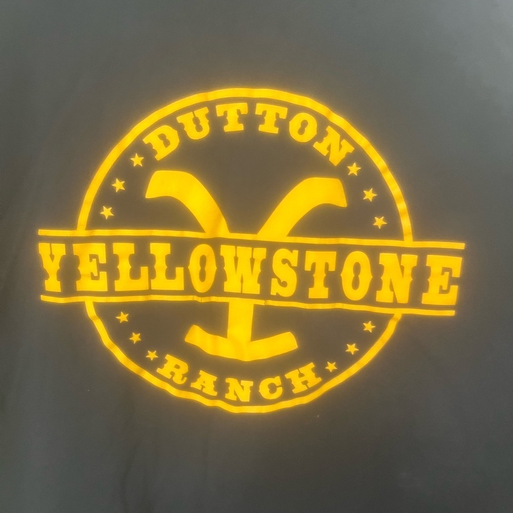 Yellowstone Ranch Graphic Tee size XL